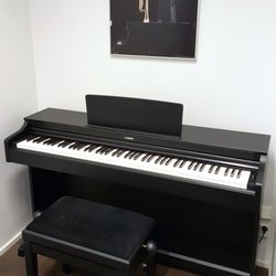 Digital piano (Yamaha Arius YDP-163)