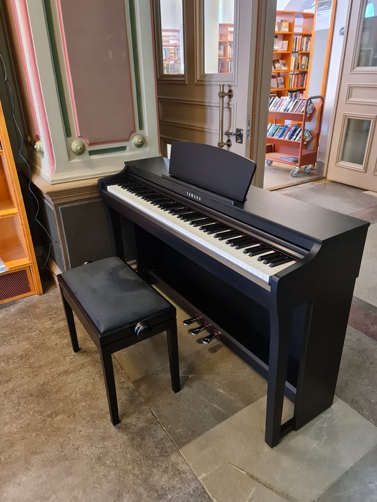 Kuva tilasta Digitaalipiano (Yamaha Clavinova CLP-725) #1